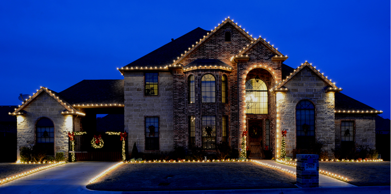 Illustration for article titled A Closer Look Into Christmas Light Installation in Idaho Falls